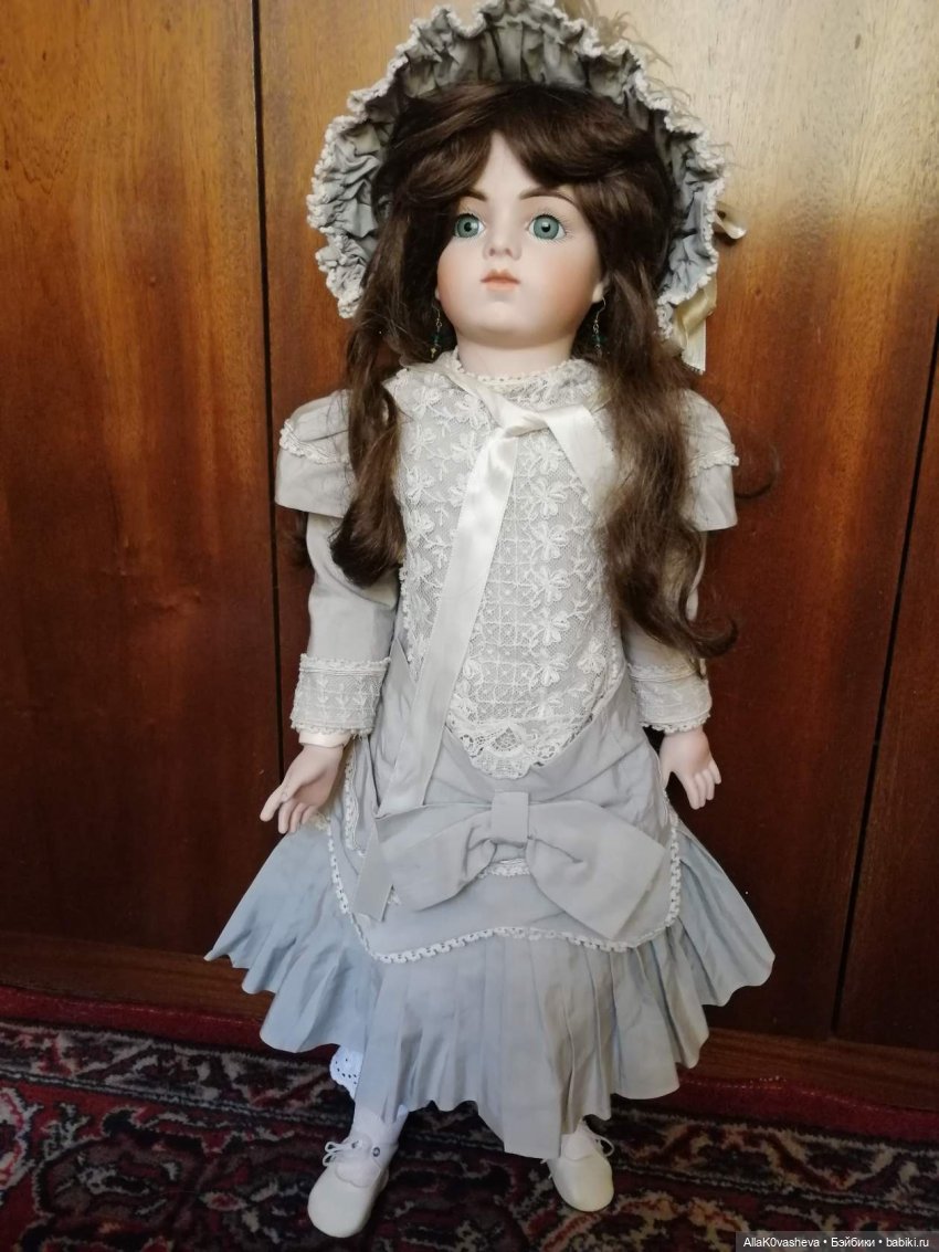 А вот моя реплика Брю, тоже собрана по частям.