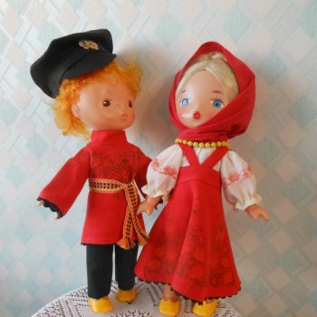 Как куклы к нам приходят