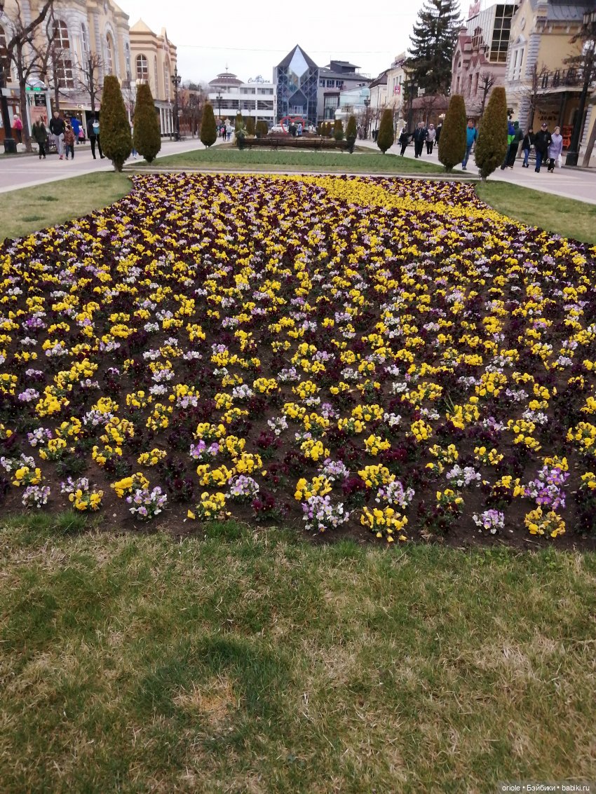 Ёлочные игрушки — Новый год и Рождество: праздничные фото кукол (фото 2)