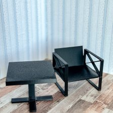 Стол и кресло