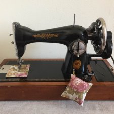 В День Победы о «Победе»: история старенькой швейной машинки