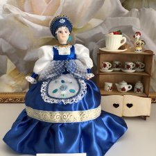 Текстильная кукла на чайник