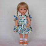 Carmen Gonzalez, кукла Мариетта с косичками, в летнем платье, 34 см