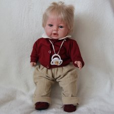 Мягконабивная кукла - мальчик Rauber Карл в красном, 33 см