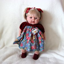 Мягконабивная кукла Rauber Карла в нарядном платье, 33 см