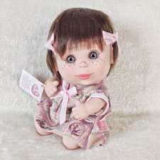 Пупс Berjuan PECOSETE брюнетка, 20 см