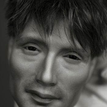 Мадс Миккельсен