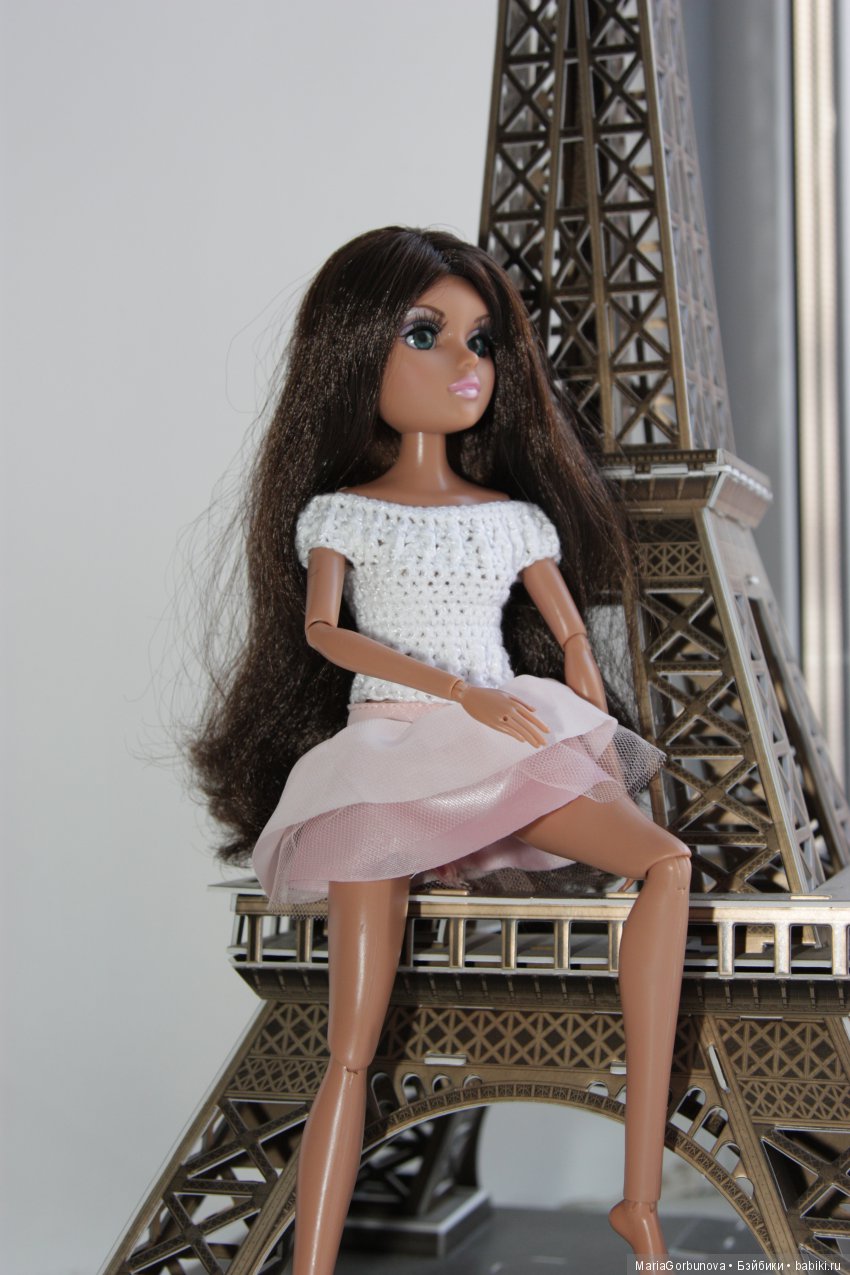 Крис - филолог, очень нежная девушка