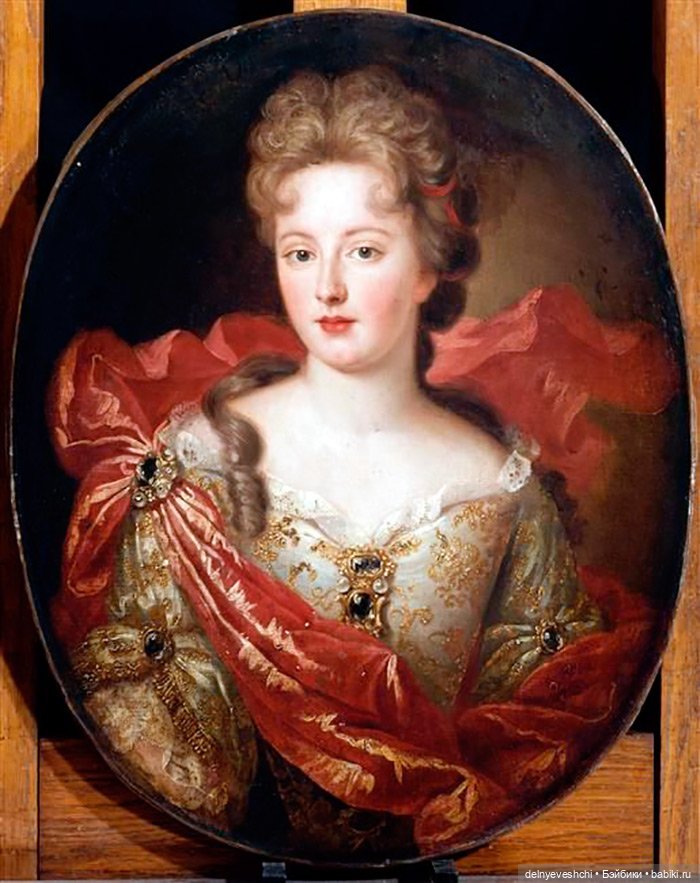 Свинья и декольте, или «галантерейщик и кардинал»