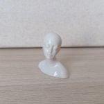 Винтажный фарфоровый бюст куколки