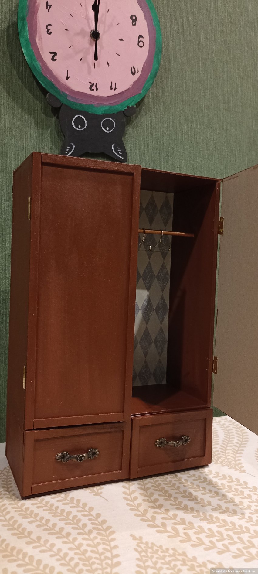 Винтажный шкаф — Мебель для кукол и домиков: фото (фото 10)