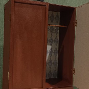 Винтажный шкаф