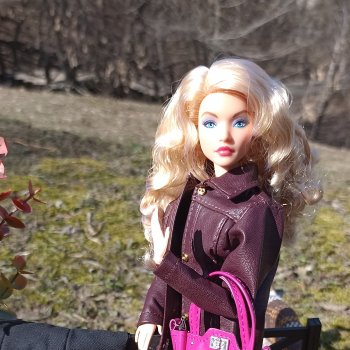 Прогулка с куклой