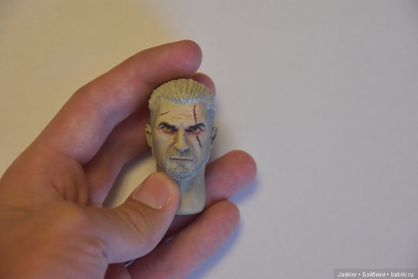 Ведьмак Геральт из Ривии 1/6 (Серия экшен-фигурок) (фото 3)