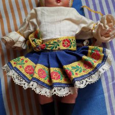 Связала наряд для куклы, подаренной мне, привезенной из Чехии