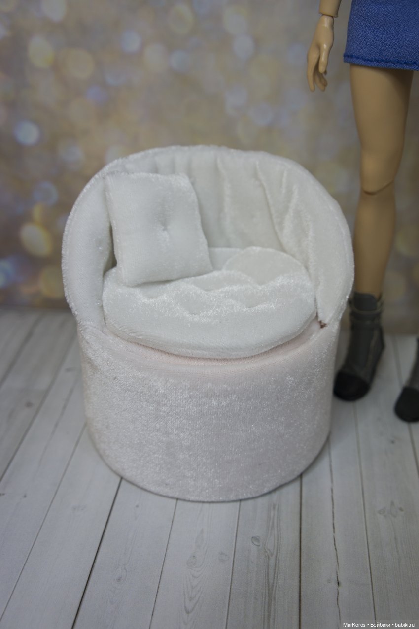 Покажем и расскажем (выкройка на Barbie WWE и МК по круглом креслу)