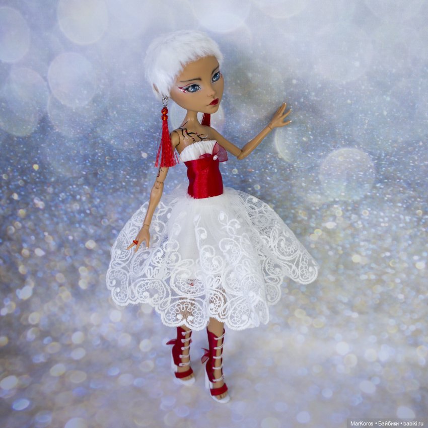 Красно-белая Клео — ООАК Monster High и Ever After High: репейнт