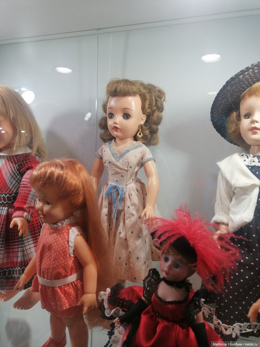 Поломанные жизнью. Старенькая молоденькая EEGEE