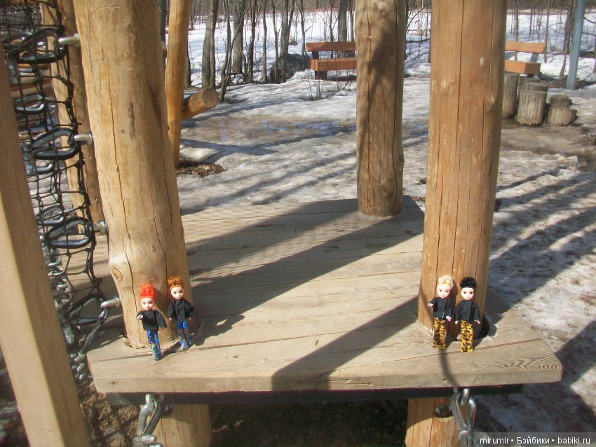 Как мои новые куклы ходили в парк