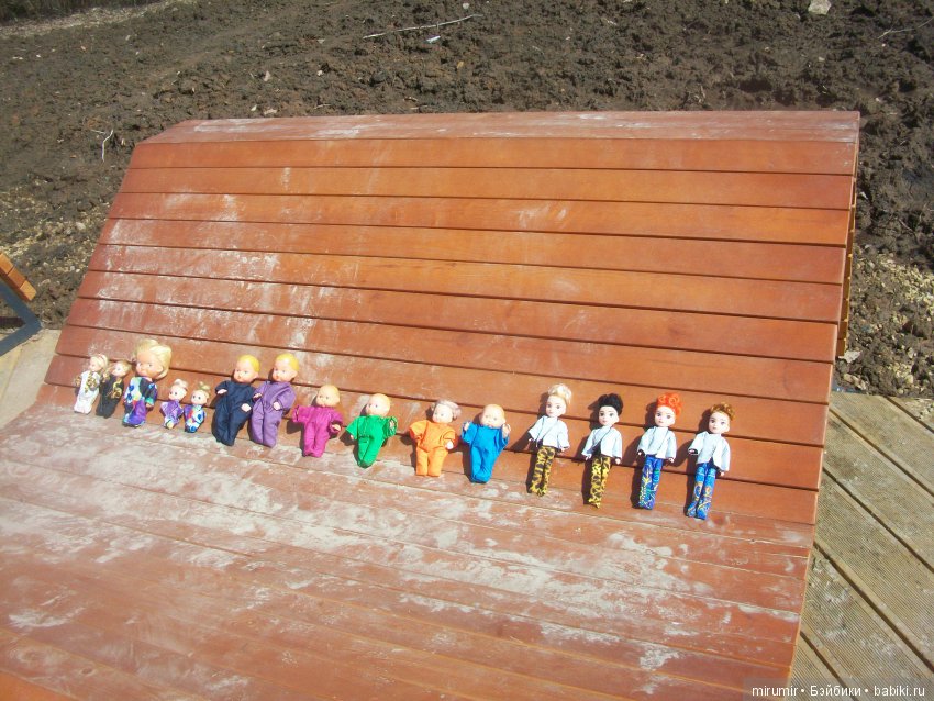 Как мои новые куклы ходили в парк