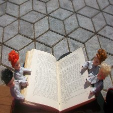 Как мои новые куклы ходили в парк