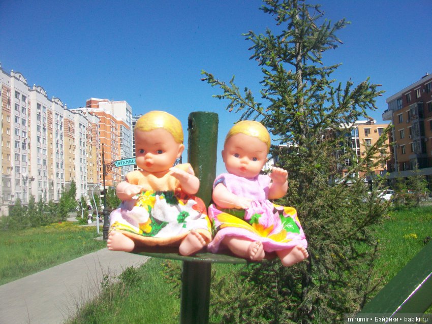 В последние дни весны мы с куклятами сходили в казанский сквер Стамбул