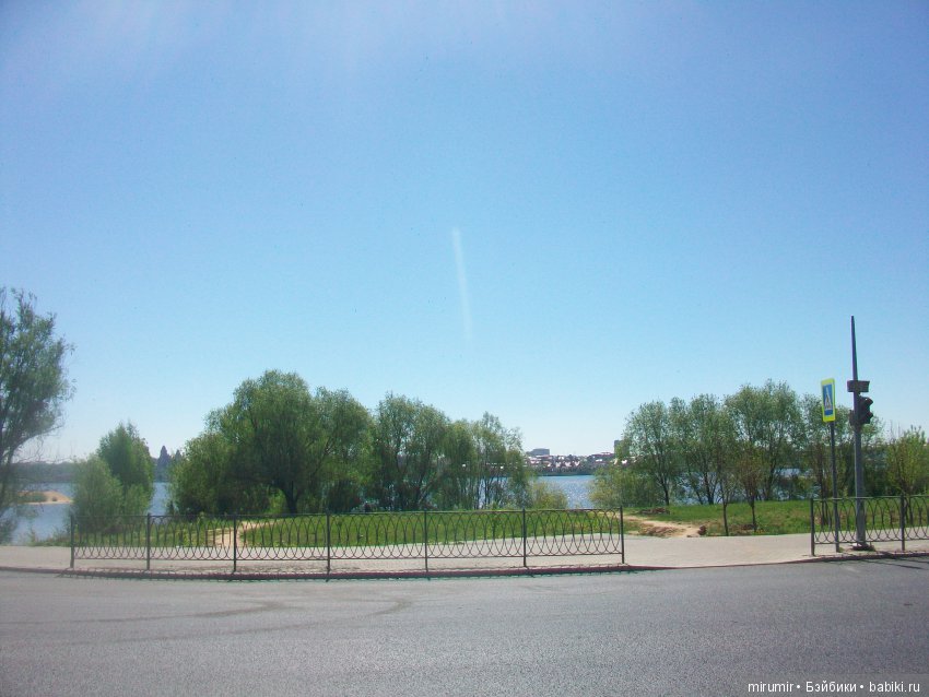 В последние дни весны мы с куклятами сходили в казанский сквер Стамбул