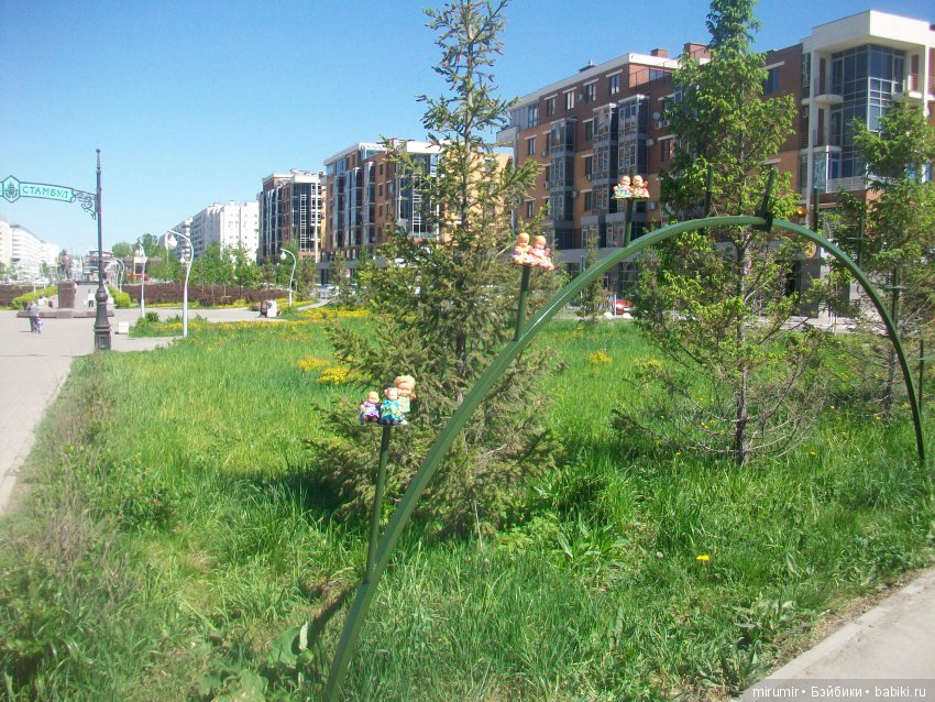 В последние дни весны мы с куклятами сходили в казанский сквер Стамбул