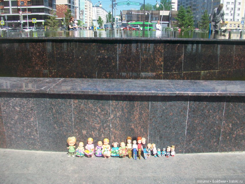 В последние дни весны мы с куклятами сходили в казанский сквер Стамбул