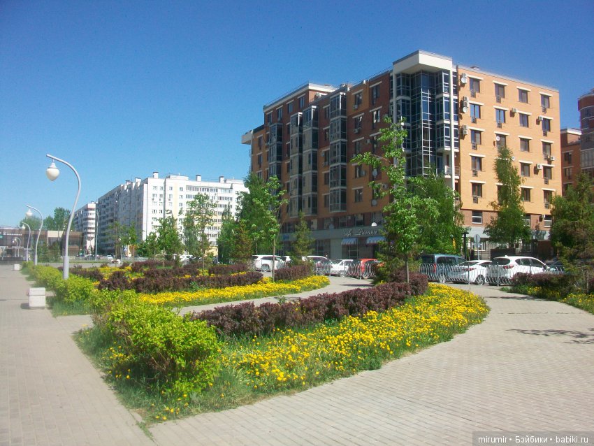 В последние дни весны мы с куклятами сходили в казанский сквер Стамбул