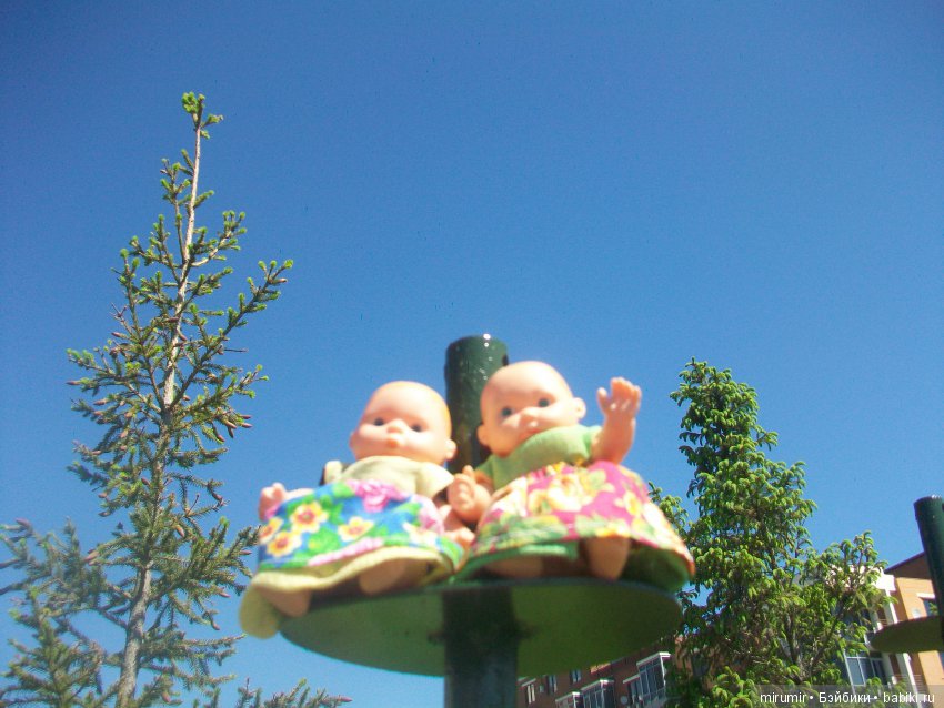 В последние дни весны мы с куклятами сходили в казанский сквер Стамбул