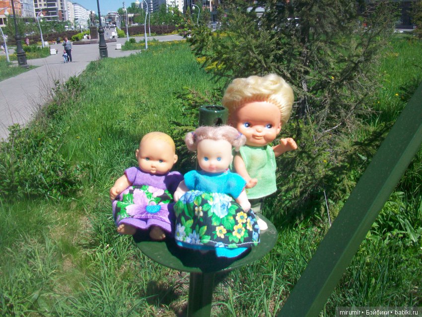 В последние дни весны мы с куклятами сходили в казанский сквер Стамбул