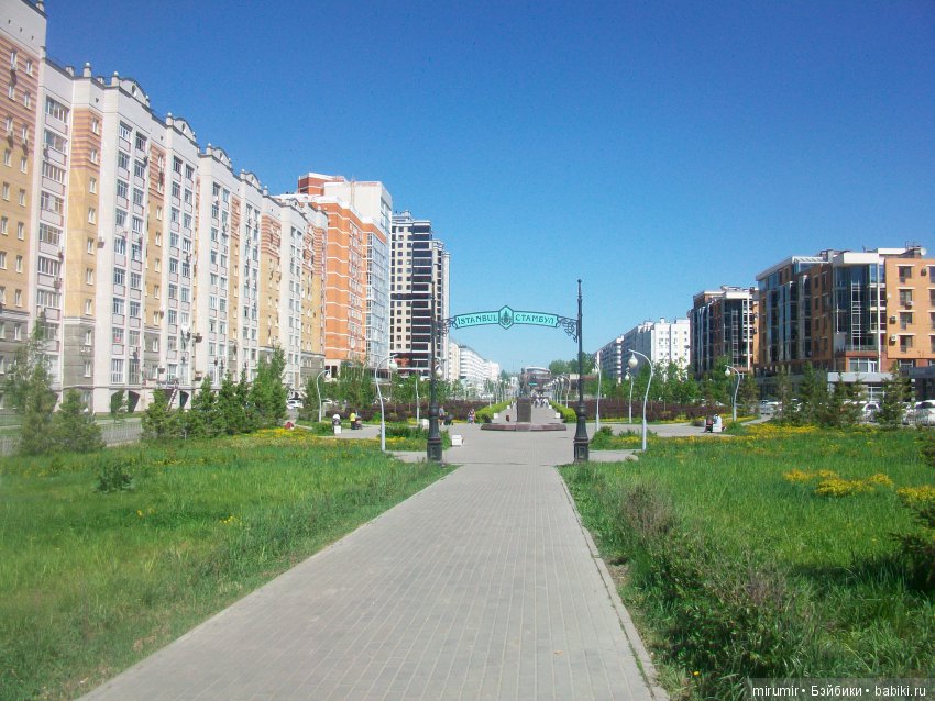 В последние дни весны мы с куклятами сходили в казанский сквер Стамбул