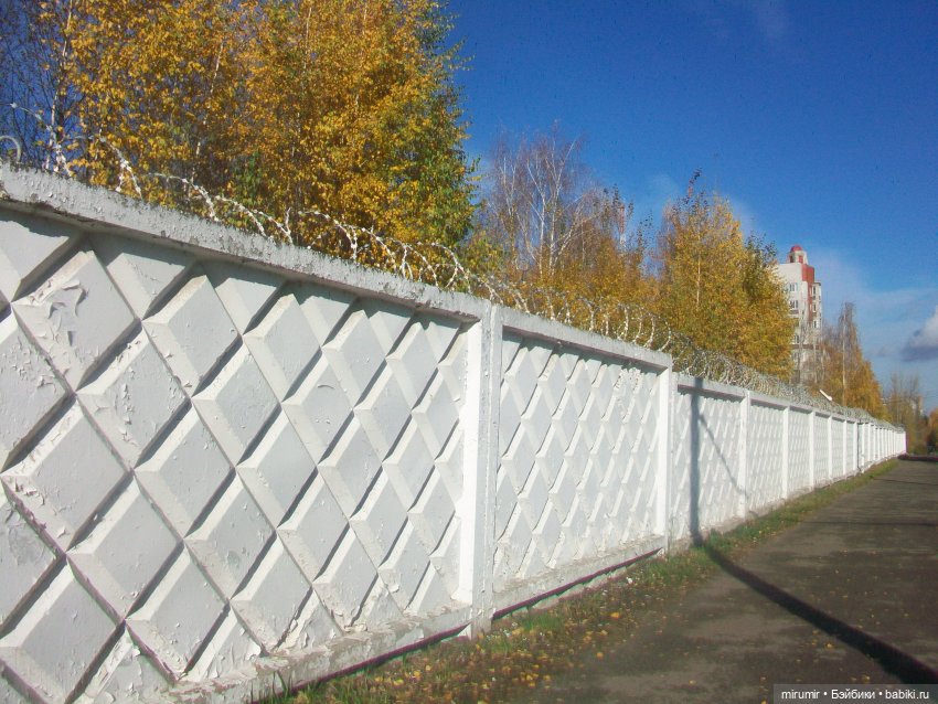 Гуляем в обновках по нашей улице и рядом с ней