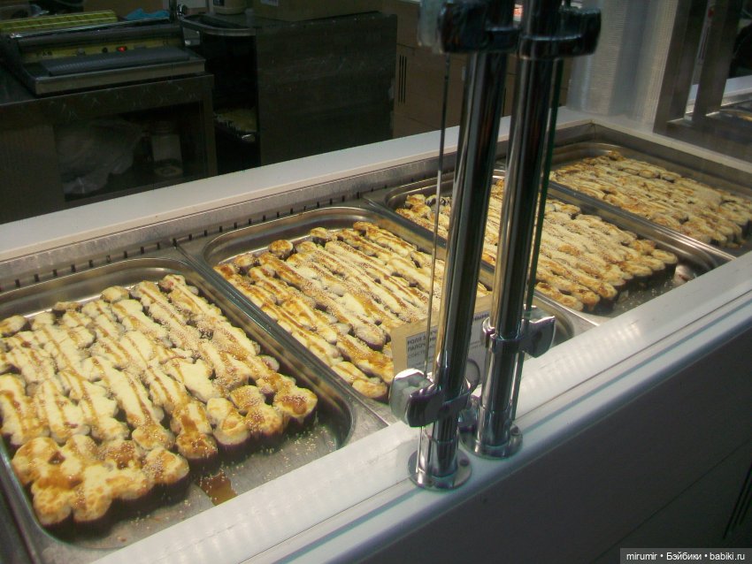 Гуляем в обновках по нашей улице и рядом с ней