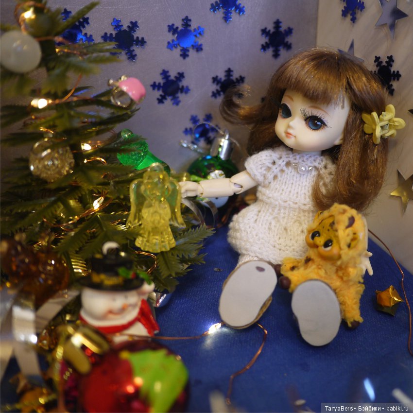 Новогодний уголок для очень настырной малявки (фото 10)