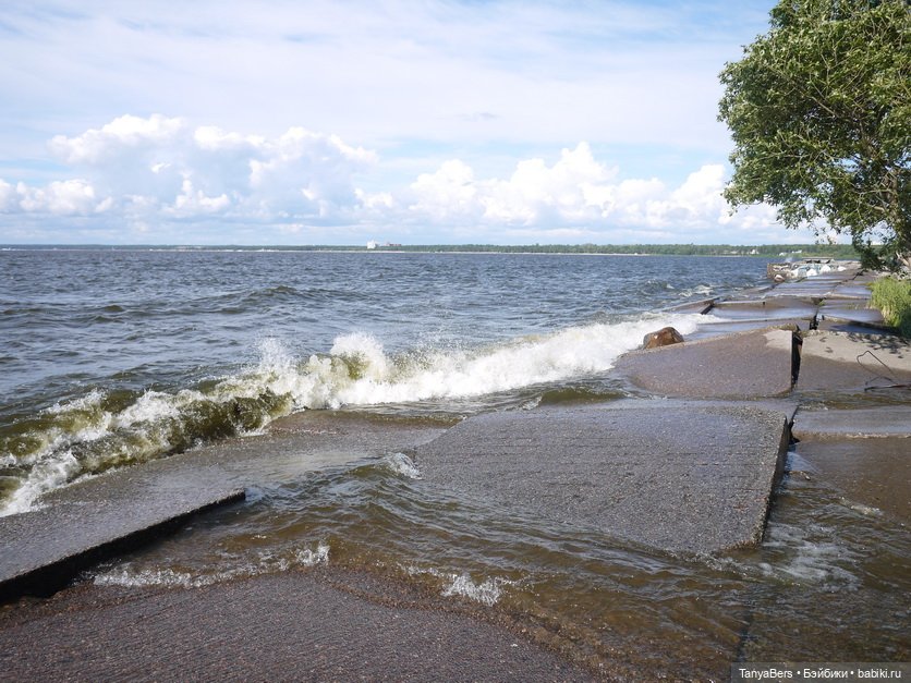 Погуляем по берегу "моря" - онлайн