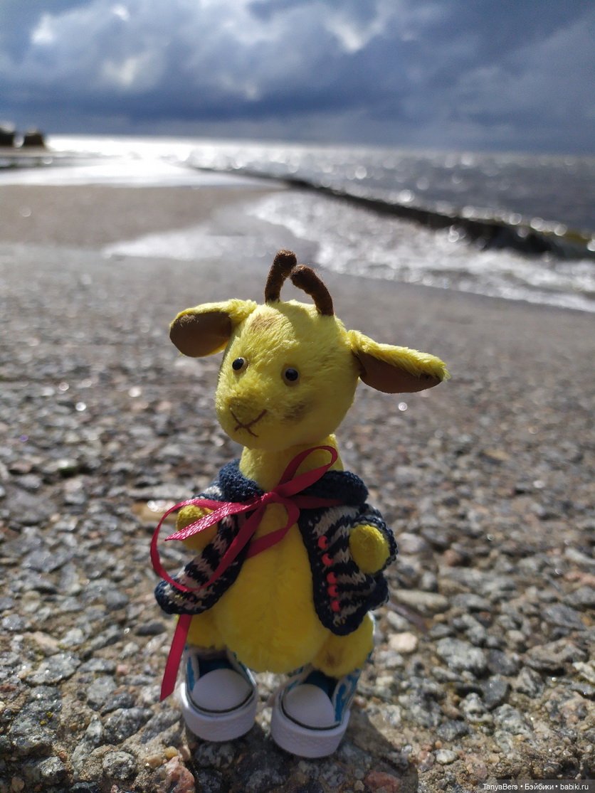 Погуляем по берегу "моря" - онлайн