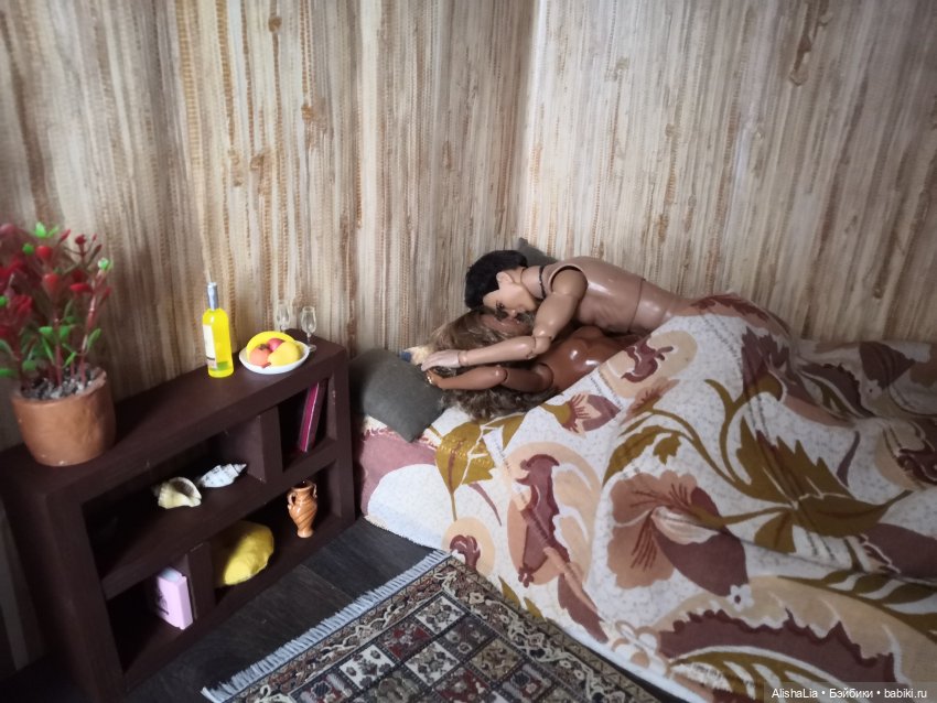 Городок. Глава 48. Две новости