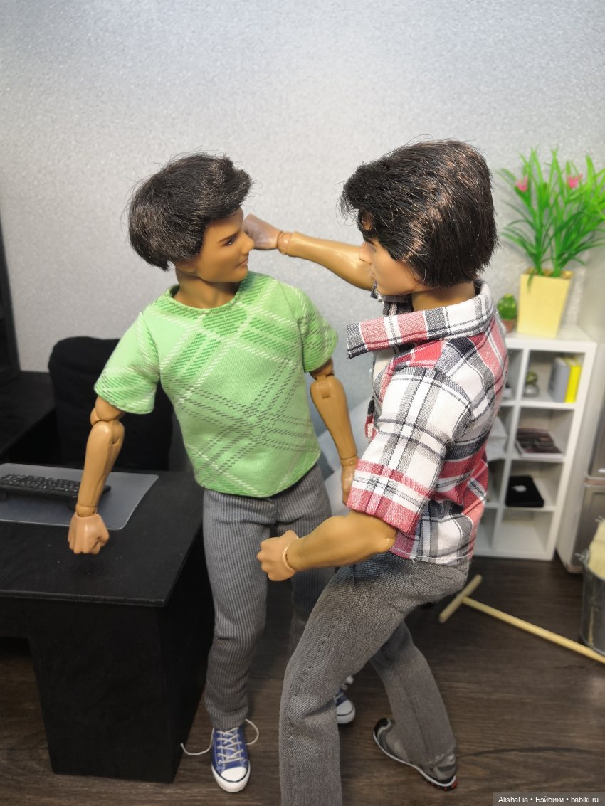 Городок. Глава 79. Столкновение