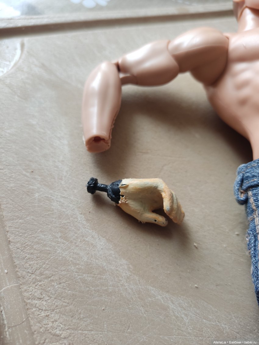 Смена кистей супермену — Ремонт и реставрация кукол: тело