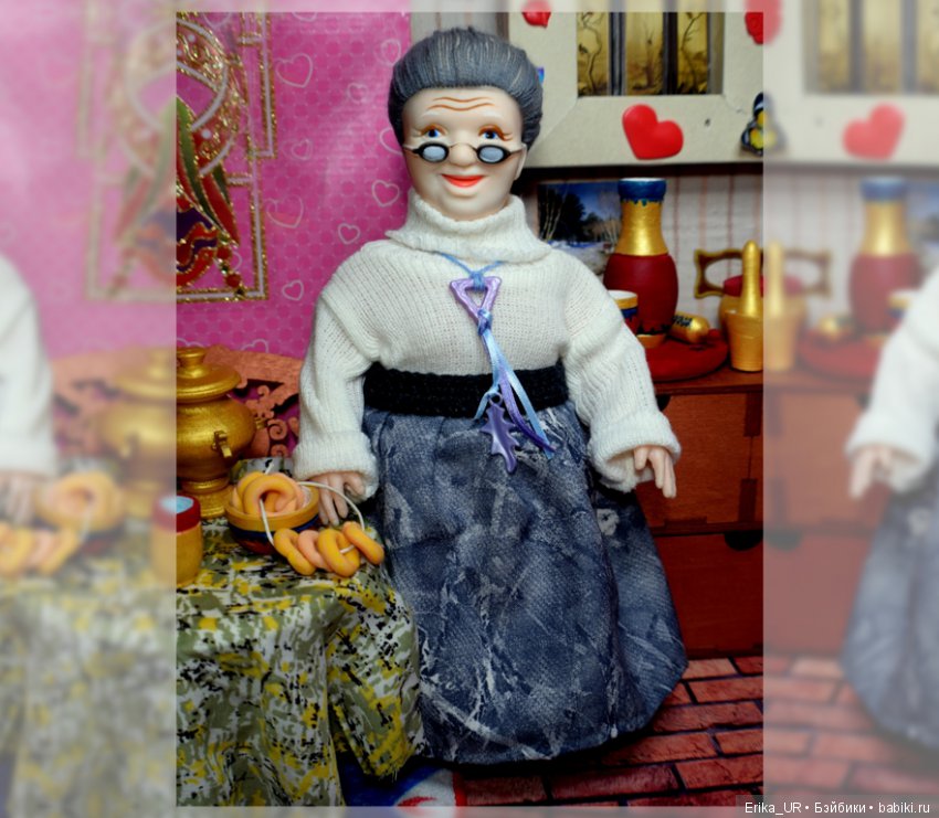 Всехняя бабушка :)) и ее внучки