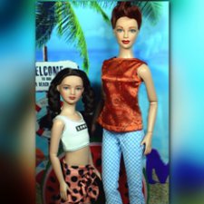 В доме моем много имен, Знаменитых и простых(С)/ Мама и дочка