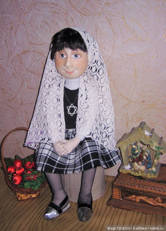 Эта евреечка тоже живет в Америке, в коллекции кукол