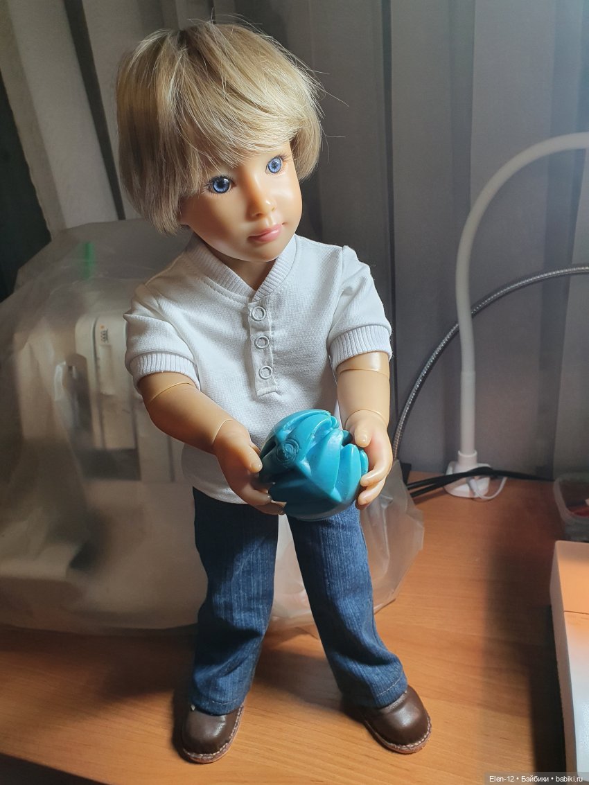 давай в мяч поиграем, мне скучно