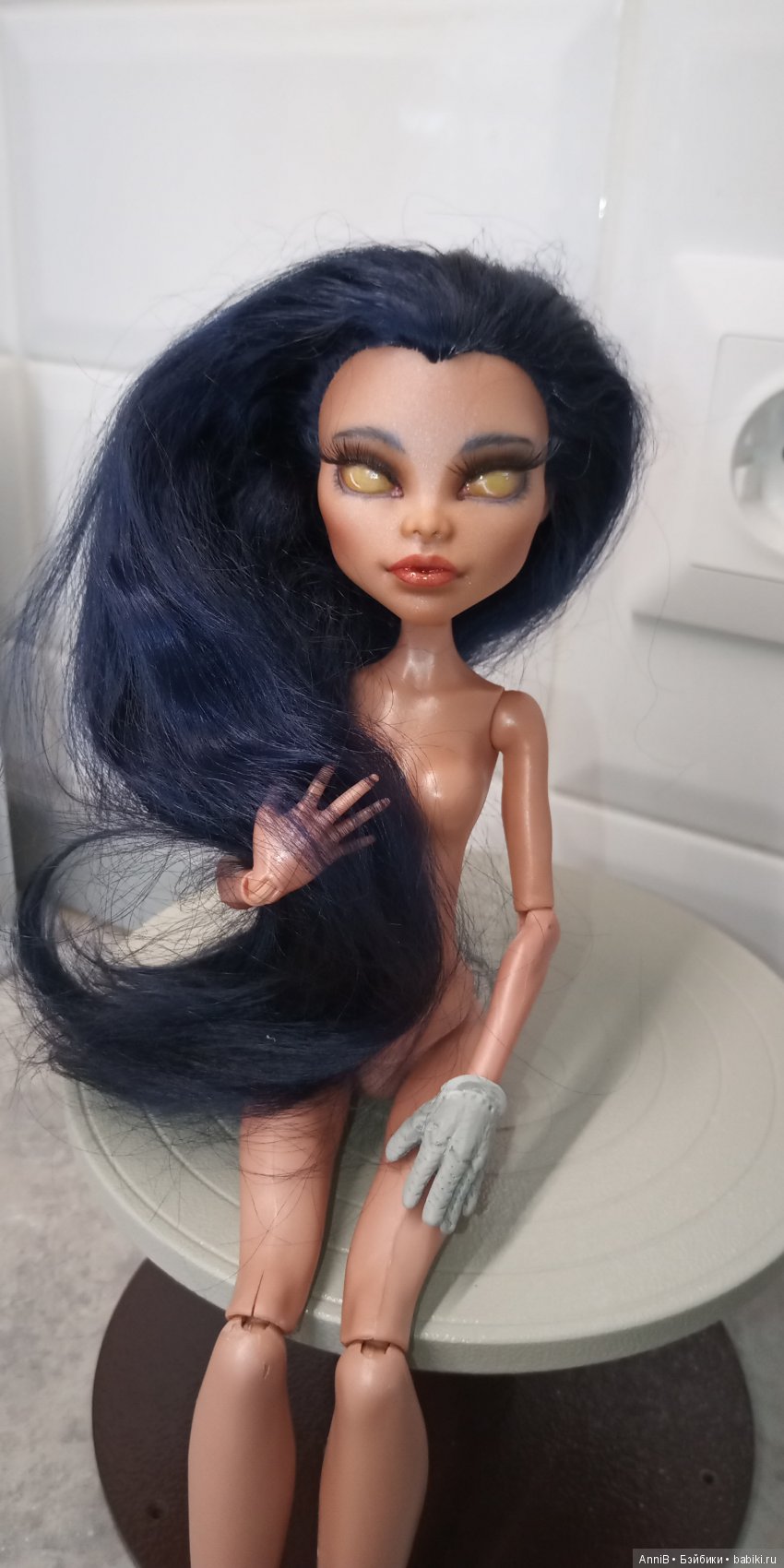 Иногда нужно время — ООАК Monster High и Ever After High: репейнт (фото 3)