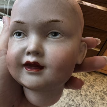 помогите опознать куклу,тело репро тли оригинал?