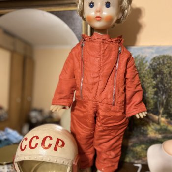 Кукла «Нина» (СССР, фабрика «Кругозор»): костюмы, датировка и цены — где факты, а где мифы?