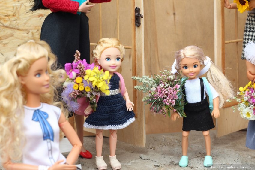 Первоклассницы — Куклы Barbie (Барби): Looks