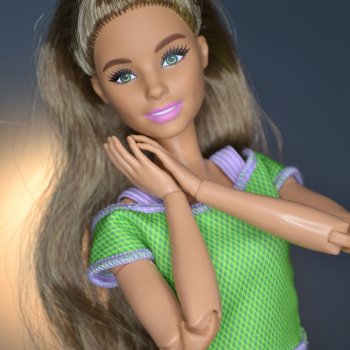 Мила. Девочка, к которой я долго приглядывалась